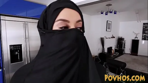 Hotte Muslim busty slut pov sucking and riding cock in burka seje film