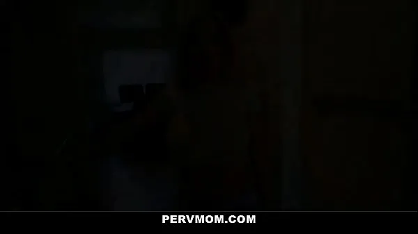 热电影Hot MILF StepMom Oral Orgasm By Young Stepson - PervMom酷电影