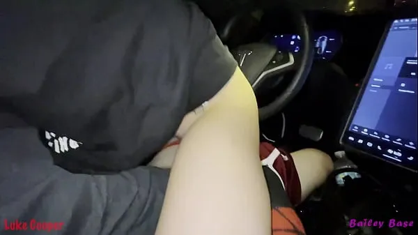 Vroči Fucking Hot Teen Tinder Date In My Car Self Driving Tesla Autopilot kul filmi