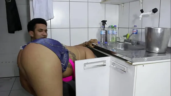 Hot The cocky plumber stuck the pipe in the ass of the naughty rabetão. Victoria Dias and Mr Rola cool Movies