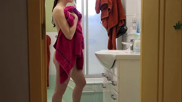 Hotte Spying on My Young Stepmother in the Shower seje film
