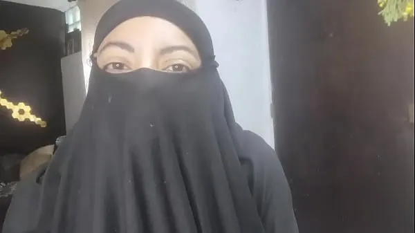 Hotte Real Horny Amateur Arab Wife Squirting On Her Niqab Masturbates While Husband Praying HIJAB PORN seje film